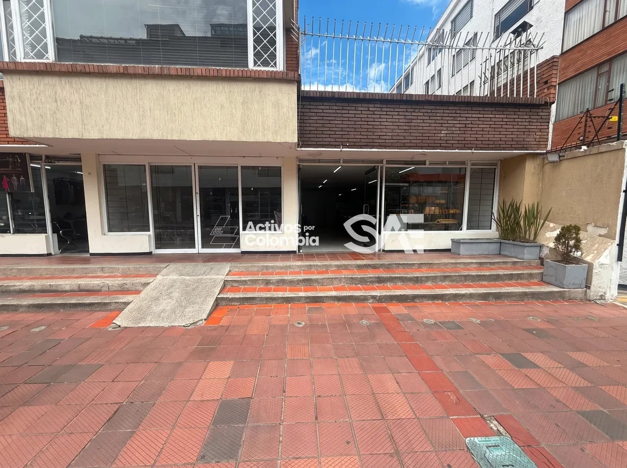 Local en venta - Bogota, Cumdinamarca  - 1