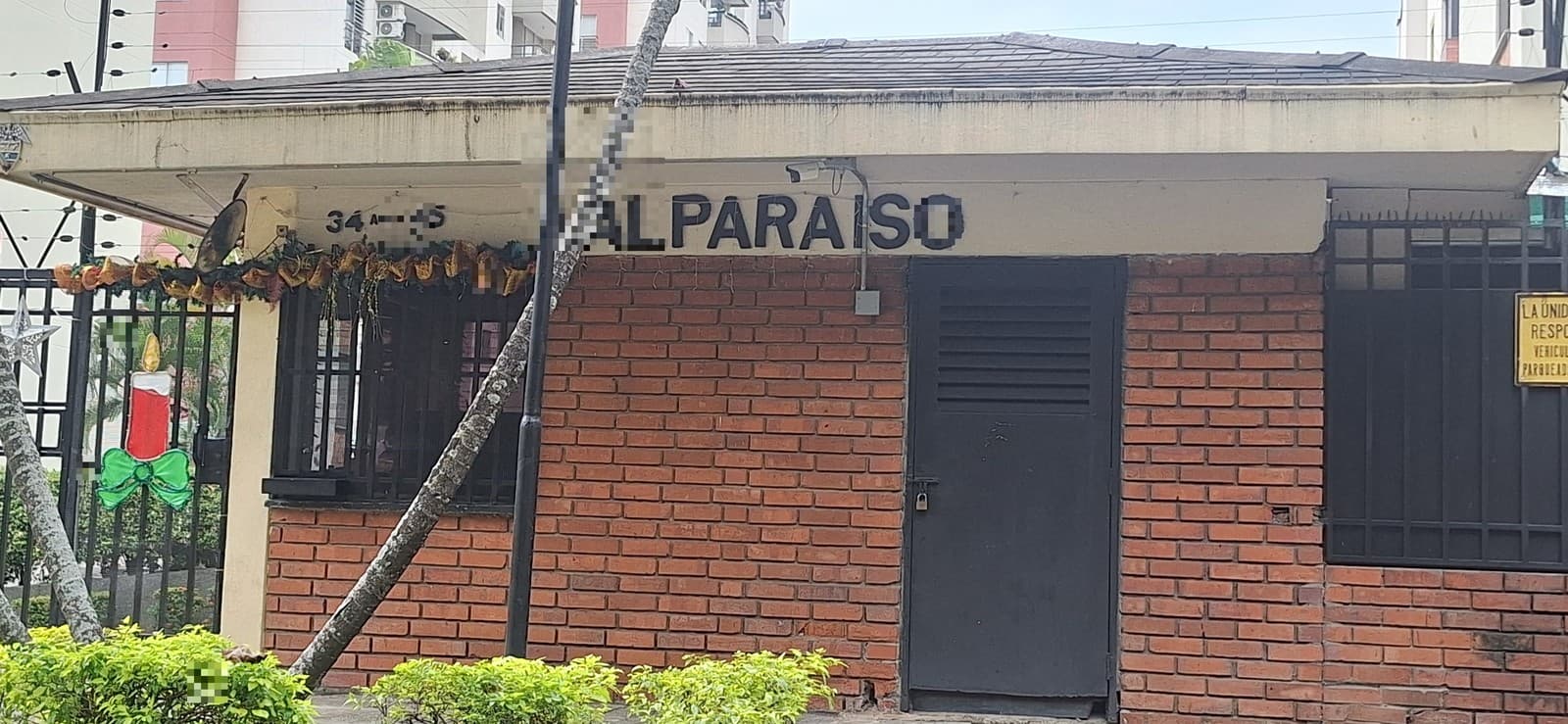 GARAJE N 2C CONDOMINIO VALPARAISO URB PRADOS DEL NORTE AV 2 N 34 AN 45